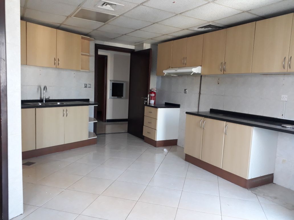 Water View Spacious 3.Bhk 62k Buhairah Corniche Al Majz-3